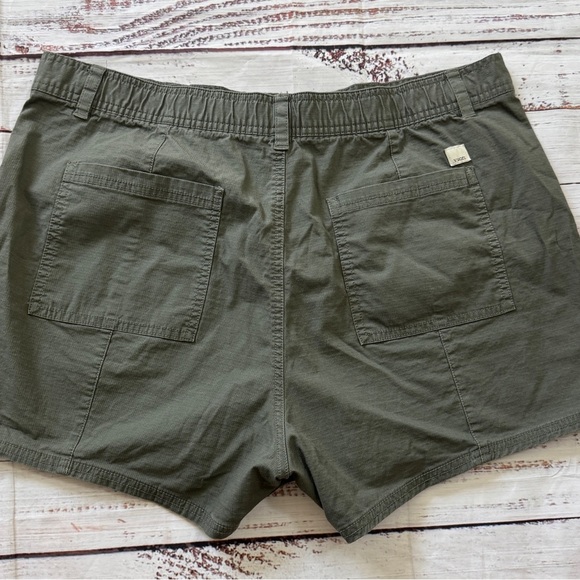 Vuori Ripstop Utility Short Army Green Button Patch Pocket Women’s XL - Picture 7 of 7